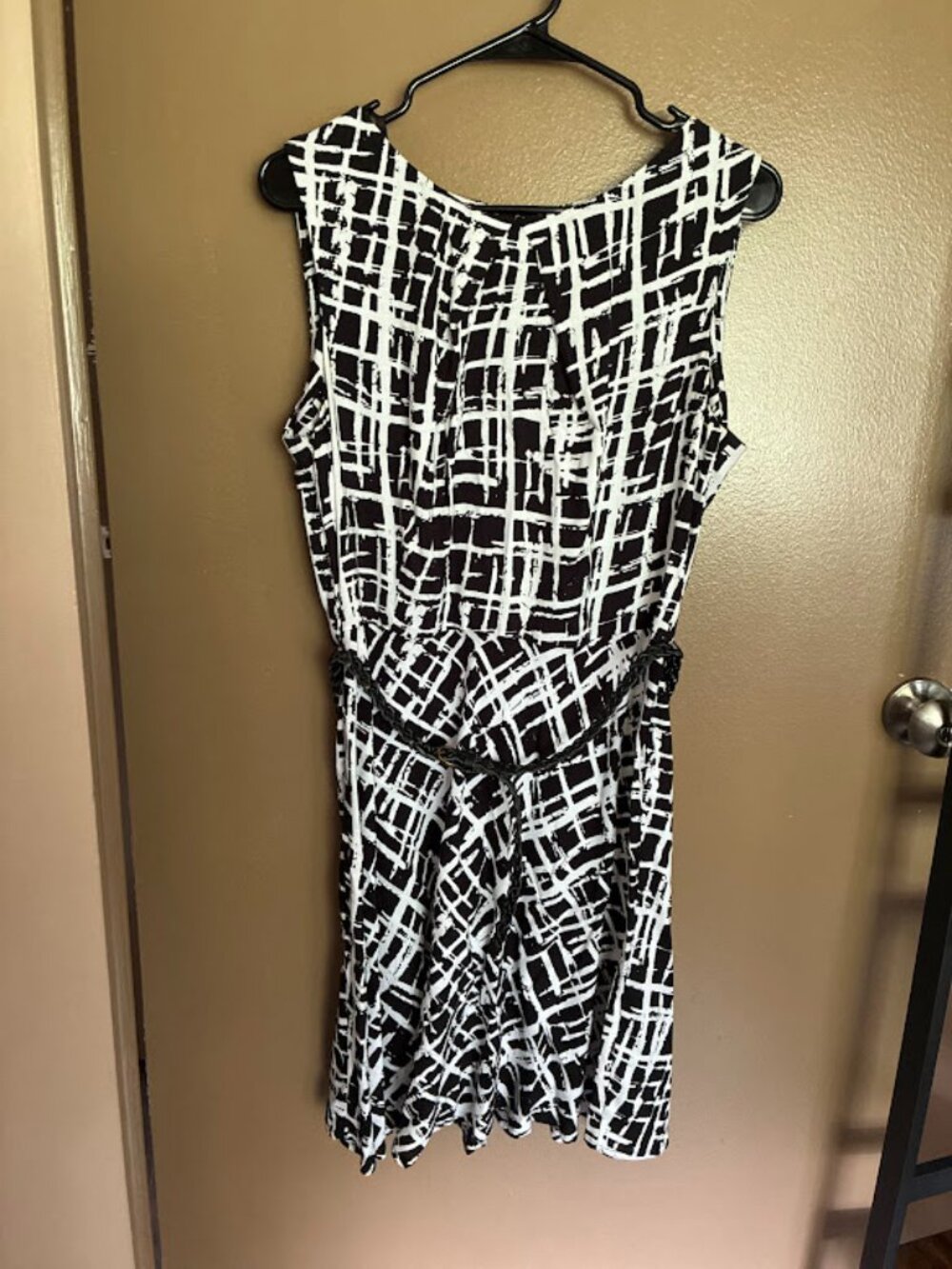 AB Studio Size 14 Black White Abstract Print Sleeveless Belted Dress